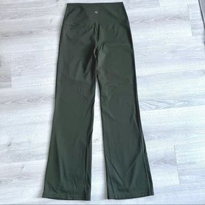 SOFIA active green leggings M (8-10)